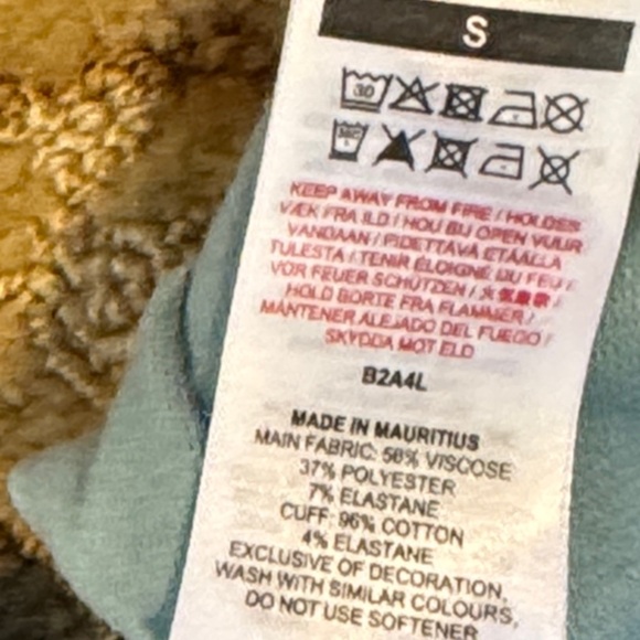 Gymshark Women's Sage Green Joggers - Picture 11 of 11